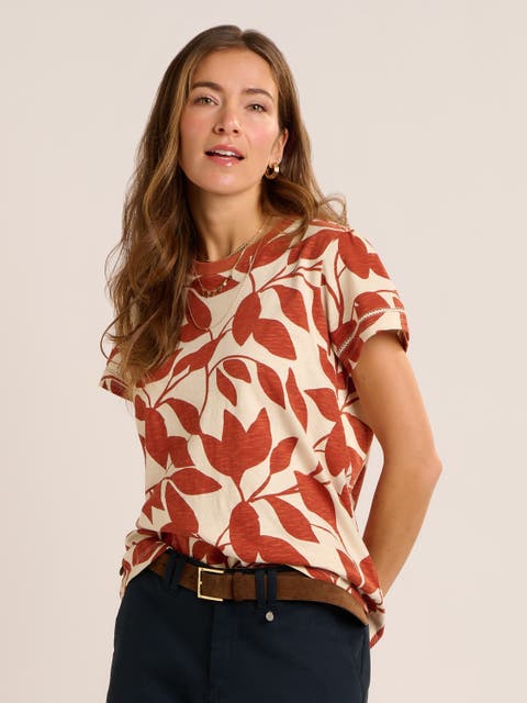 Lisa Trailing Leaf Print T-Shirt