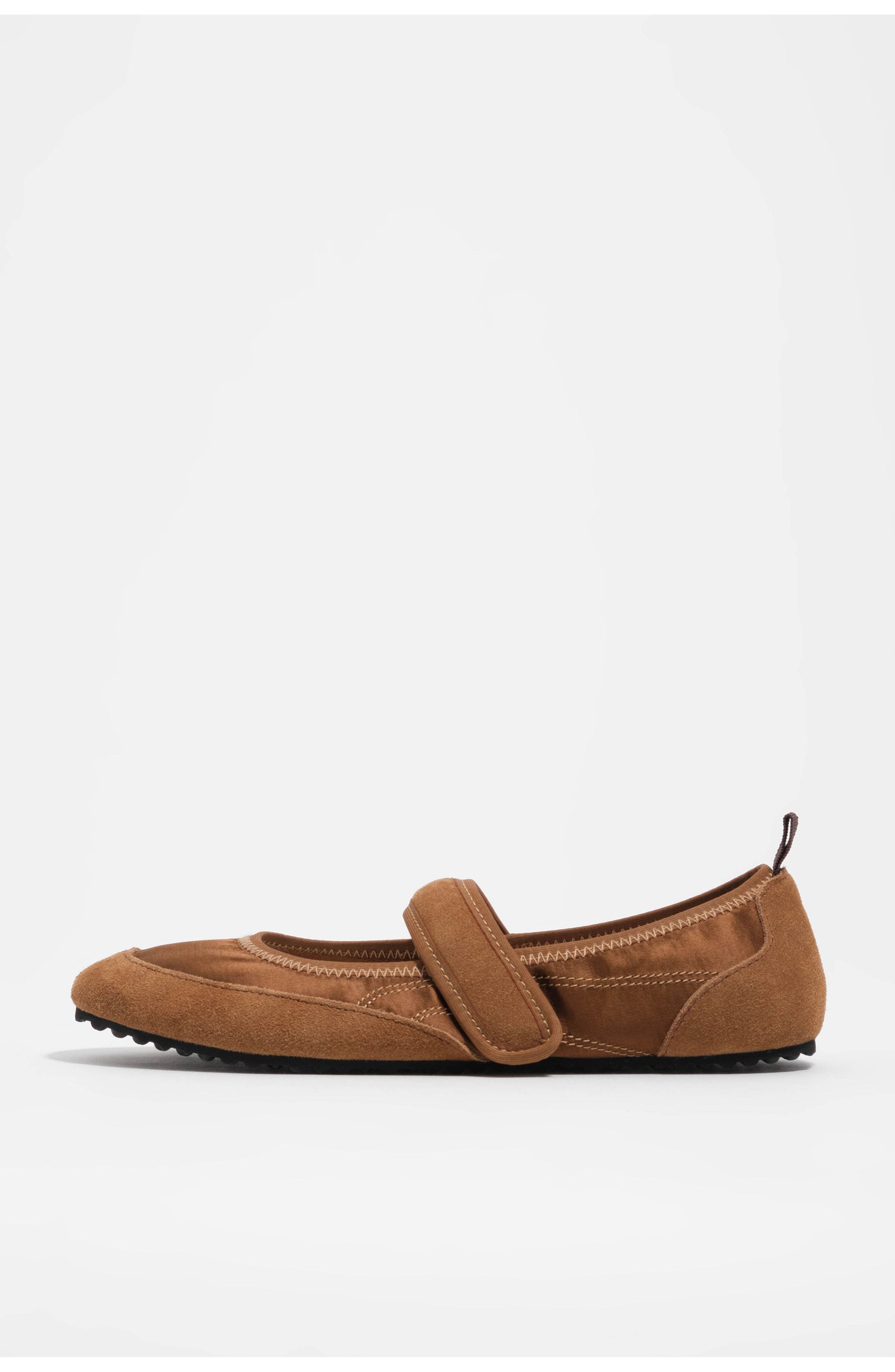  Tan