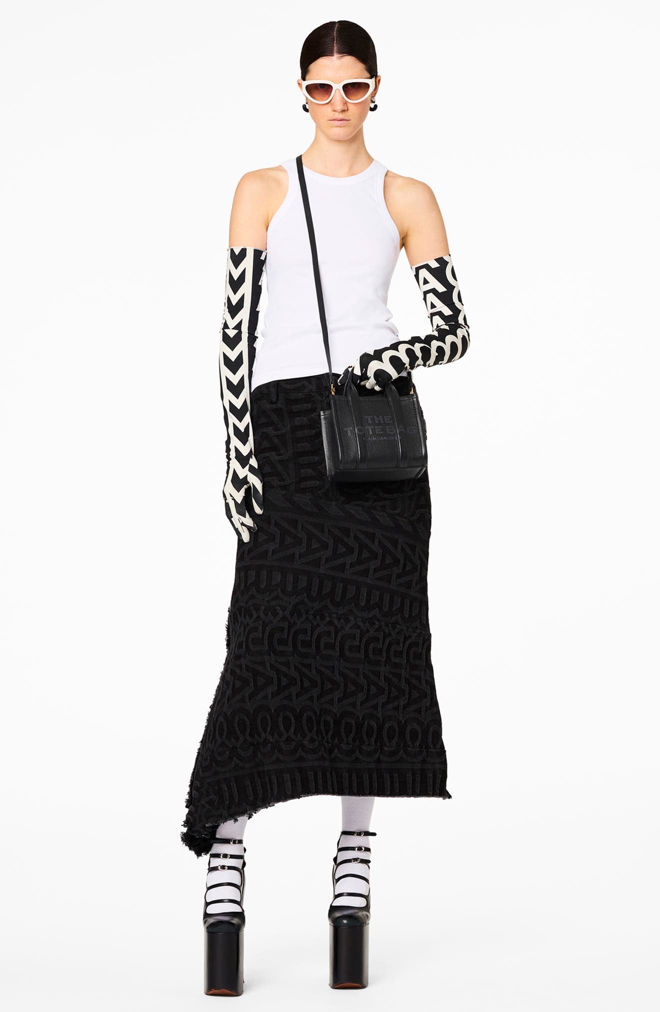 Marc Jacobs The Leather Crossbody Tote Bag, Alternate, color, Black