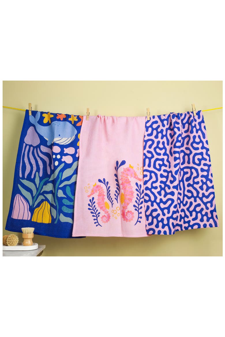 Set of Three Whimsical Ocean Kitchen Towels, Alternate, color, ROYAL BLUE/ HOT PINK