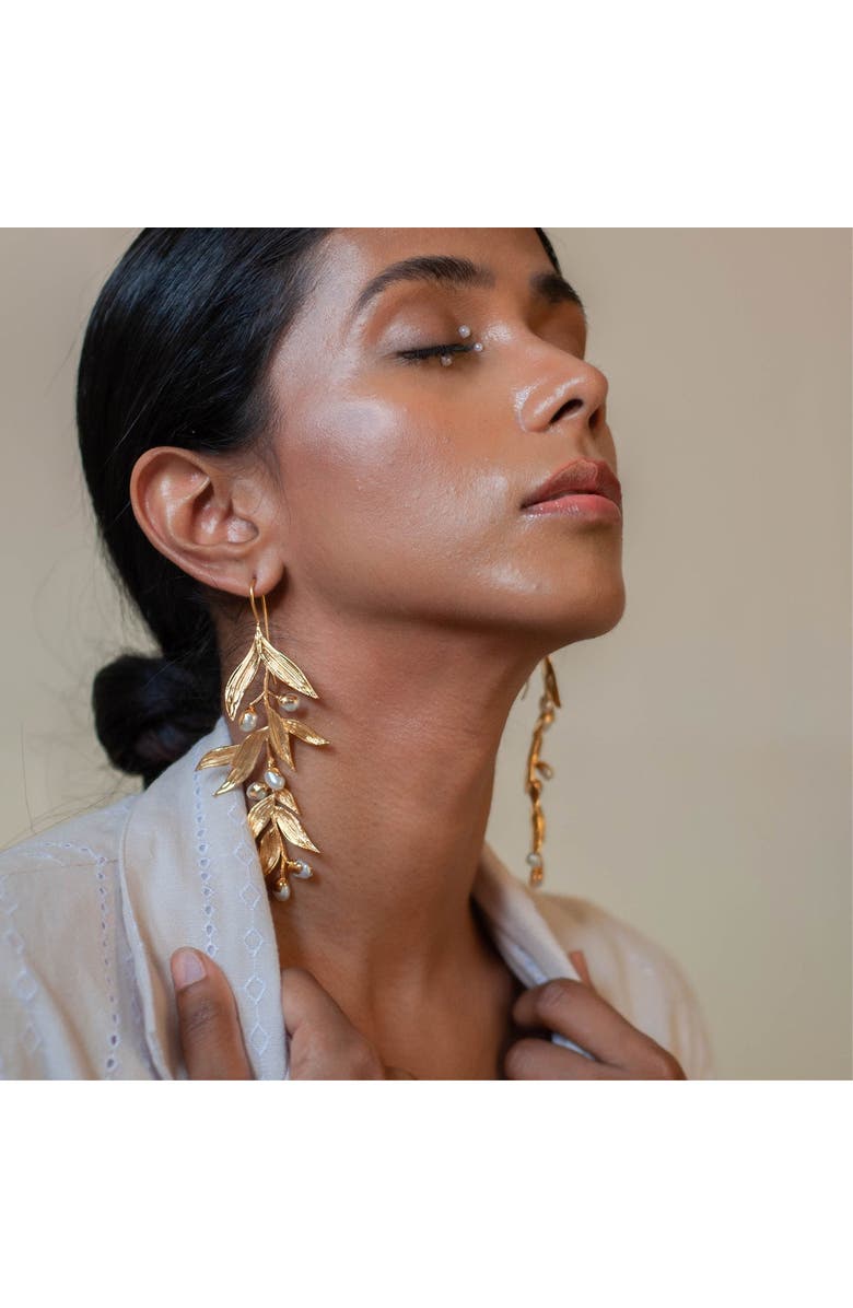 Dhwani Bansal Isaro Chandeliers, Alternate, color, Gold Plated