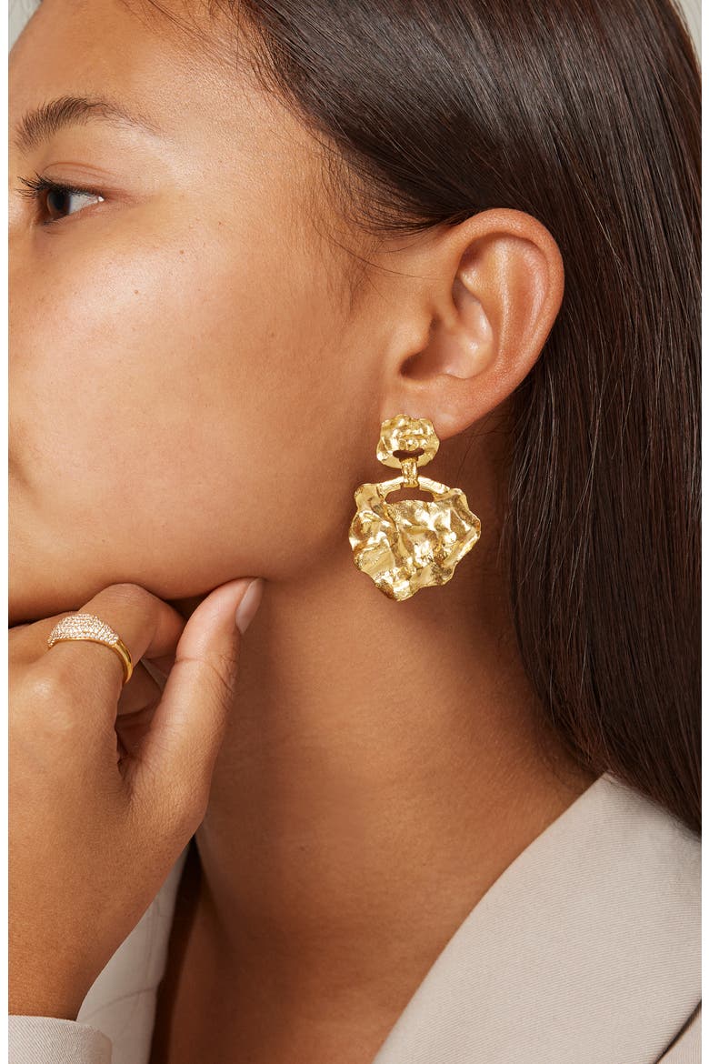 Windy Large Earring, Alternate, color, Gold