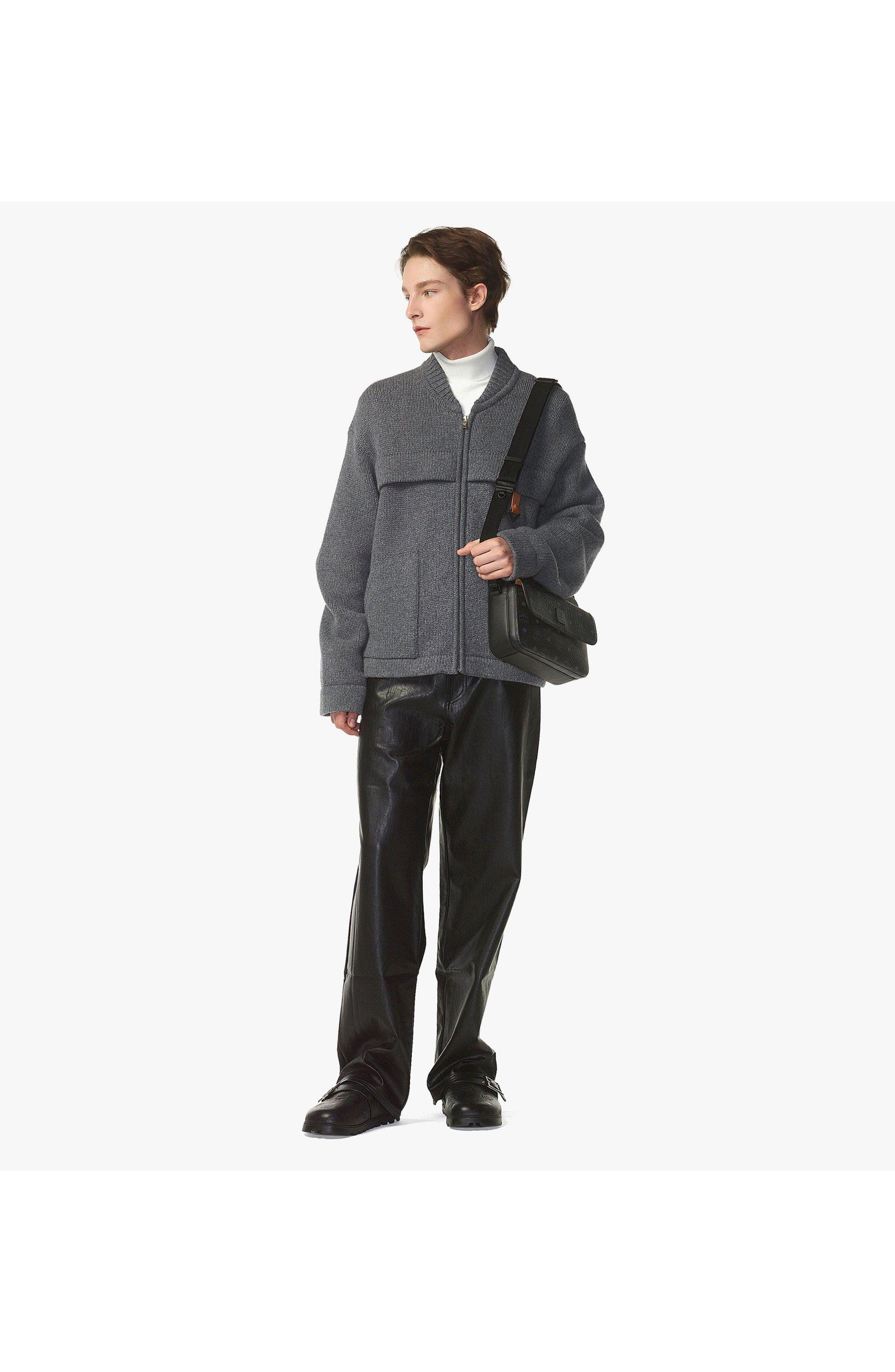 MCM Aren Messenger Bag in Visetos, Alternate, color, Black