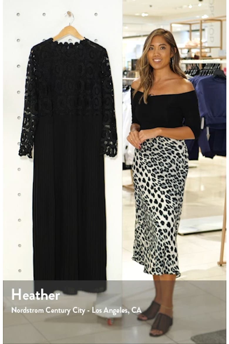 Lace Bodice Pleated Long Sleeve Evening Dress video