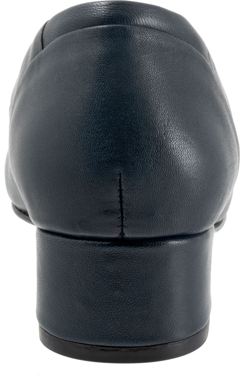 Trotters Daisy Cap Toe Dress Pump, Alternate, color, Navy Snake