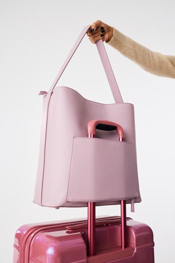 【BEIS】★トートバッグ★ The Wicked Tote BÉIS 'The Wicked Tote' in Wicked Pink - Sleek Pink Tote Bag
