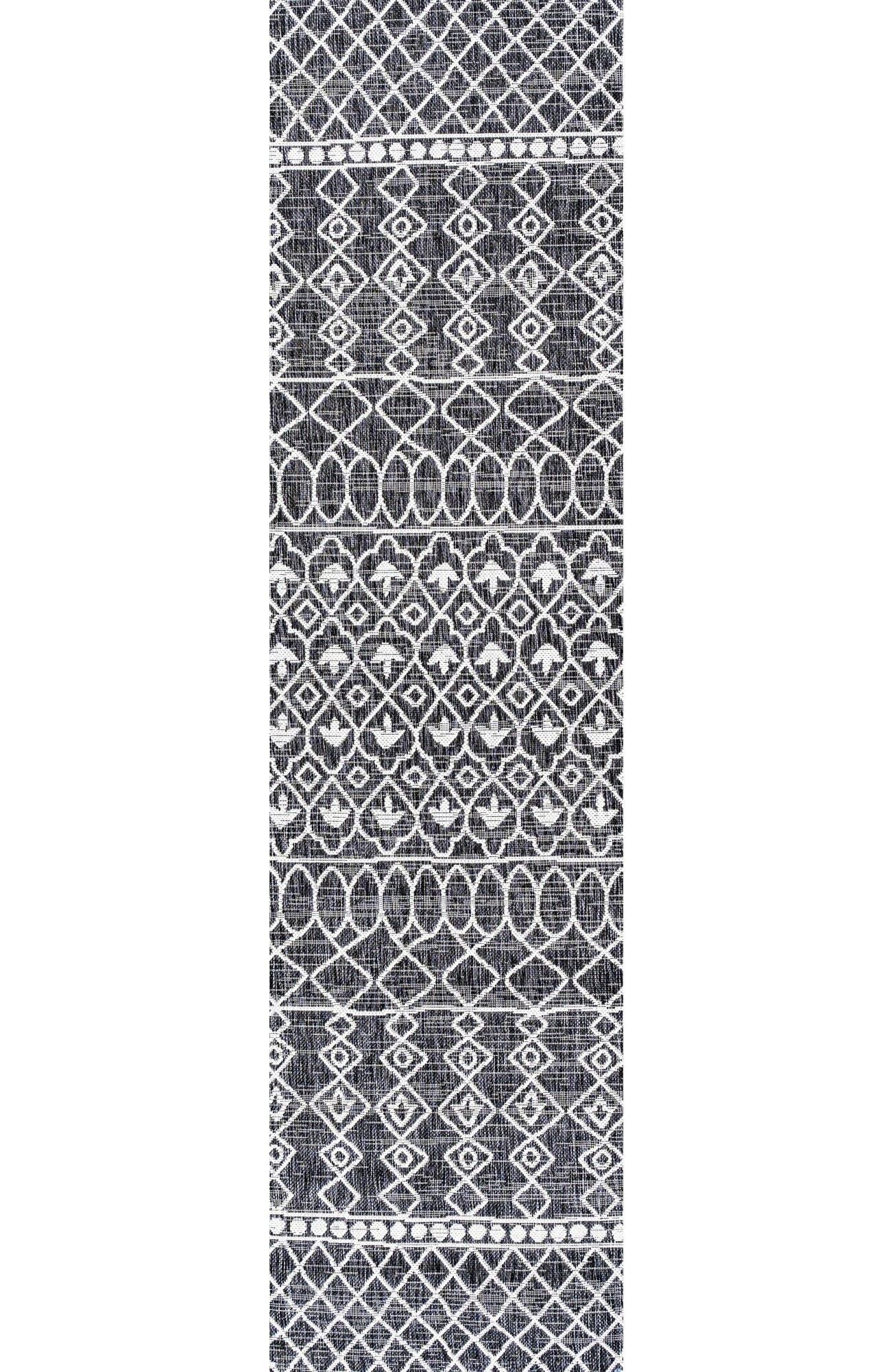 Black/Ivory