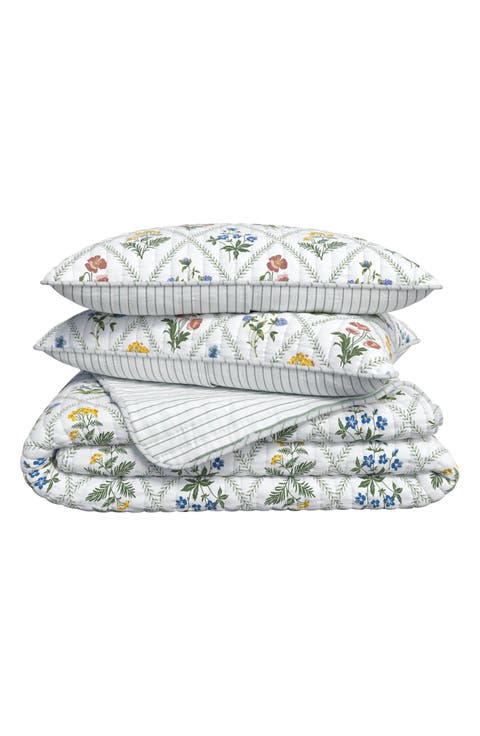 Floral Lattice Scalloped Quilt