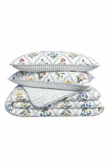 Floral Lattice Scalloped Quilt