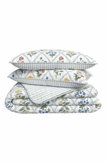 Floral Lattice Scalloped Quilt