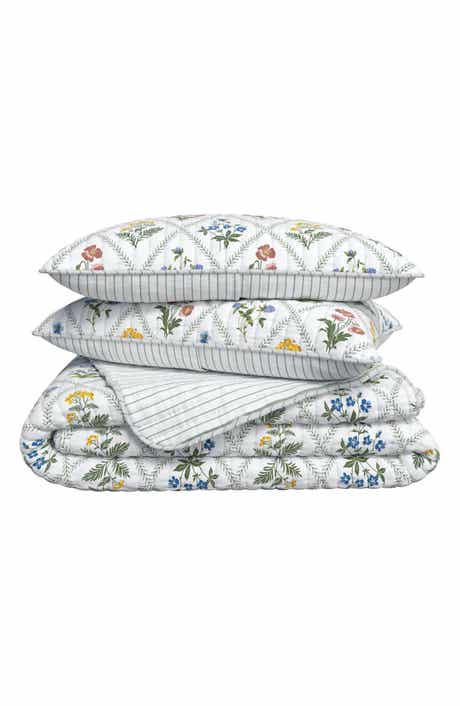 Floral Lattice Scalloped Quilt