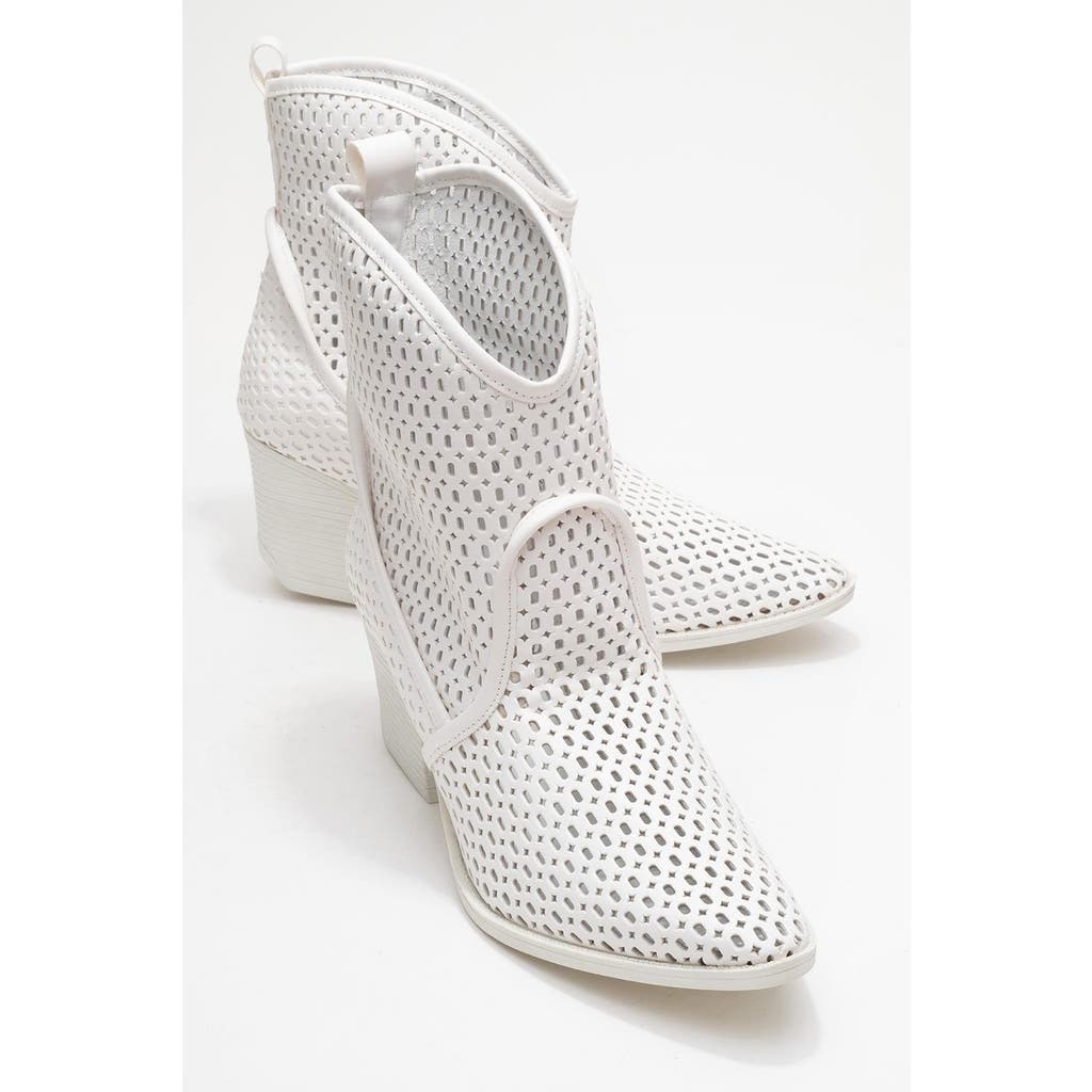 Prologue Shoes Pera Block Heel Boot In White
