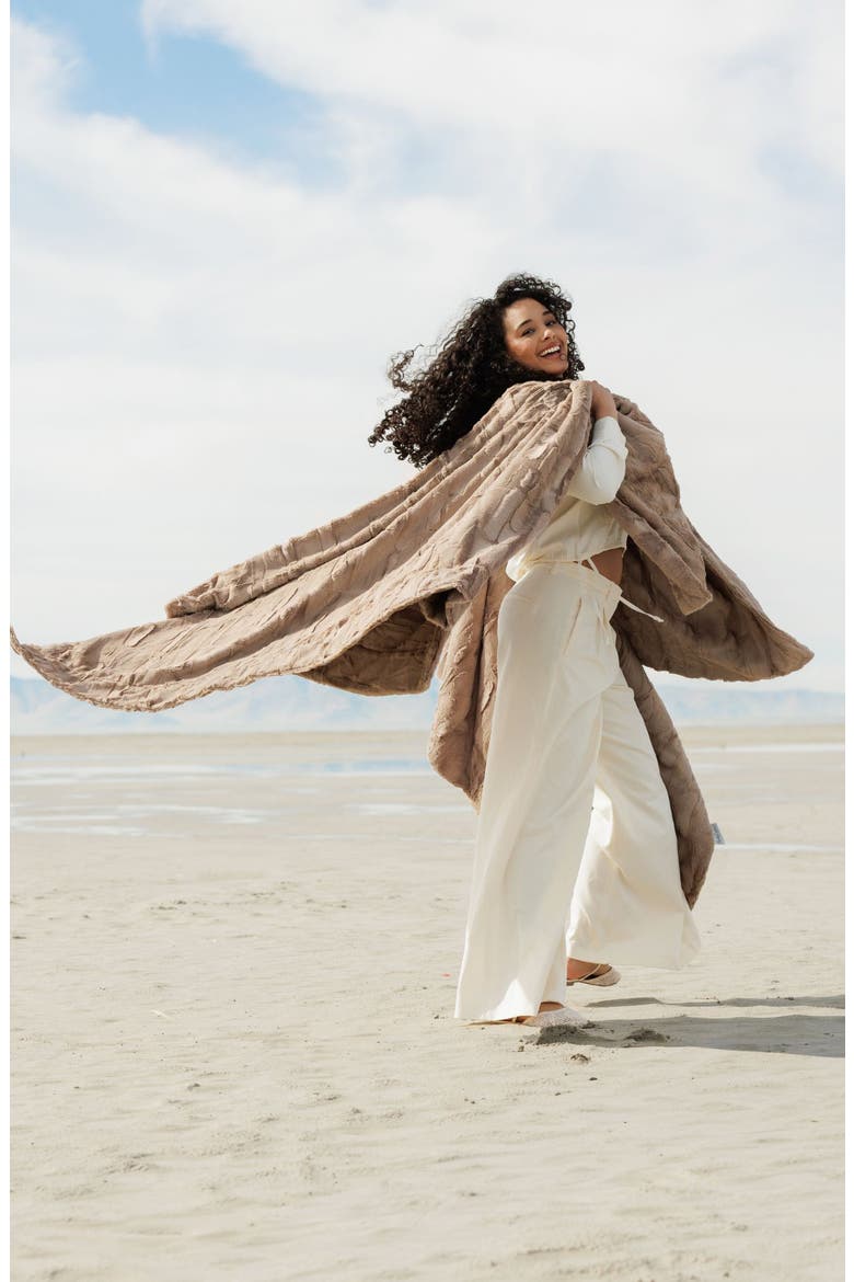 Sorbet Milk Chocolate Blanket, Alternate, color, Brown