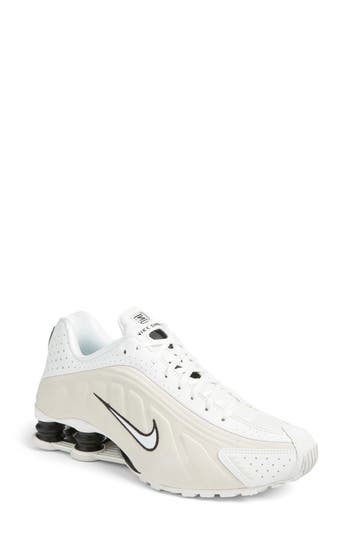 Nike Shox R4 Sneaker In Summit White/ Black/ Brown