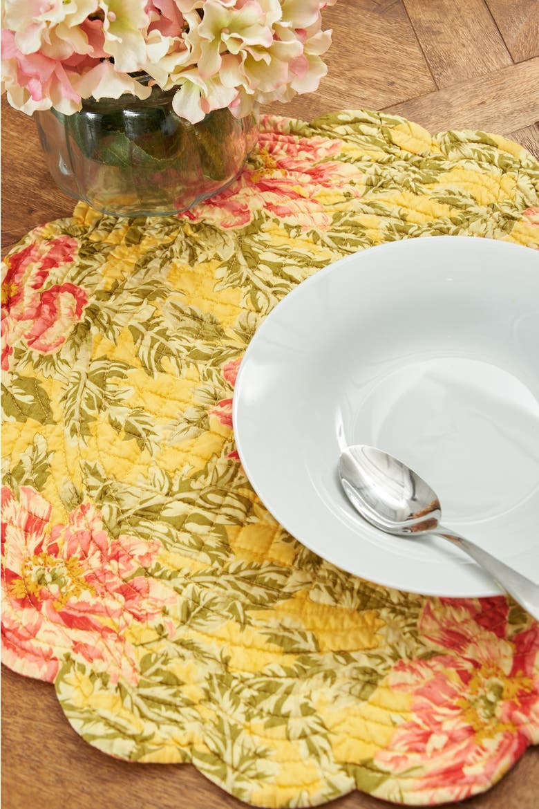 Splendor Flowers Vintage 100% Cotton Quilted Round Set of 6 Placemats 17", Alternate, color, Pink