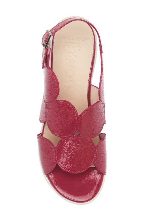 Wonders Platform Sandal In Lack Berry