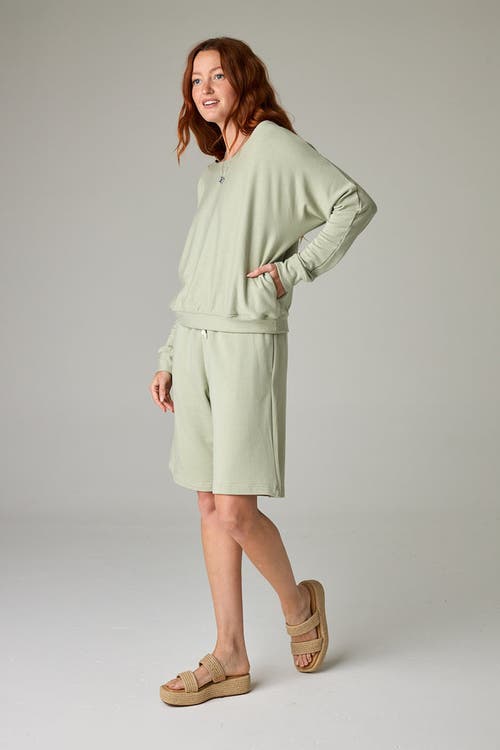 Eavolu Baikal Eco-luxe Fleece Bermuda Short In Gray