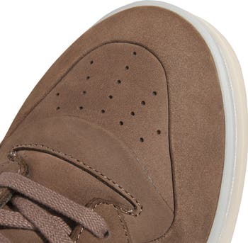 Rivalry Lux Low Top Basketball Sneaker