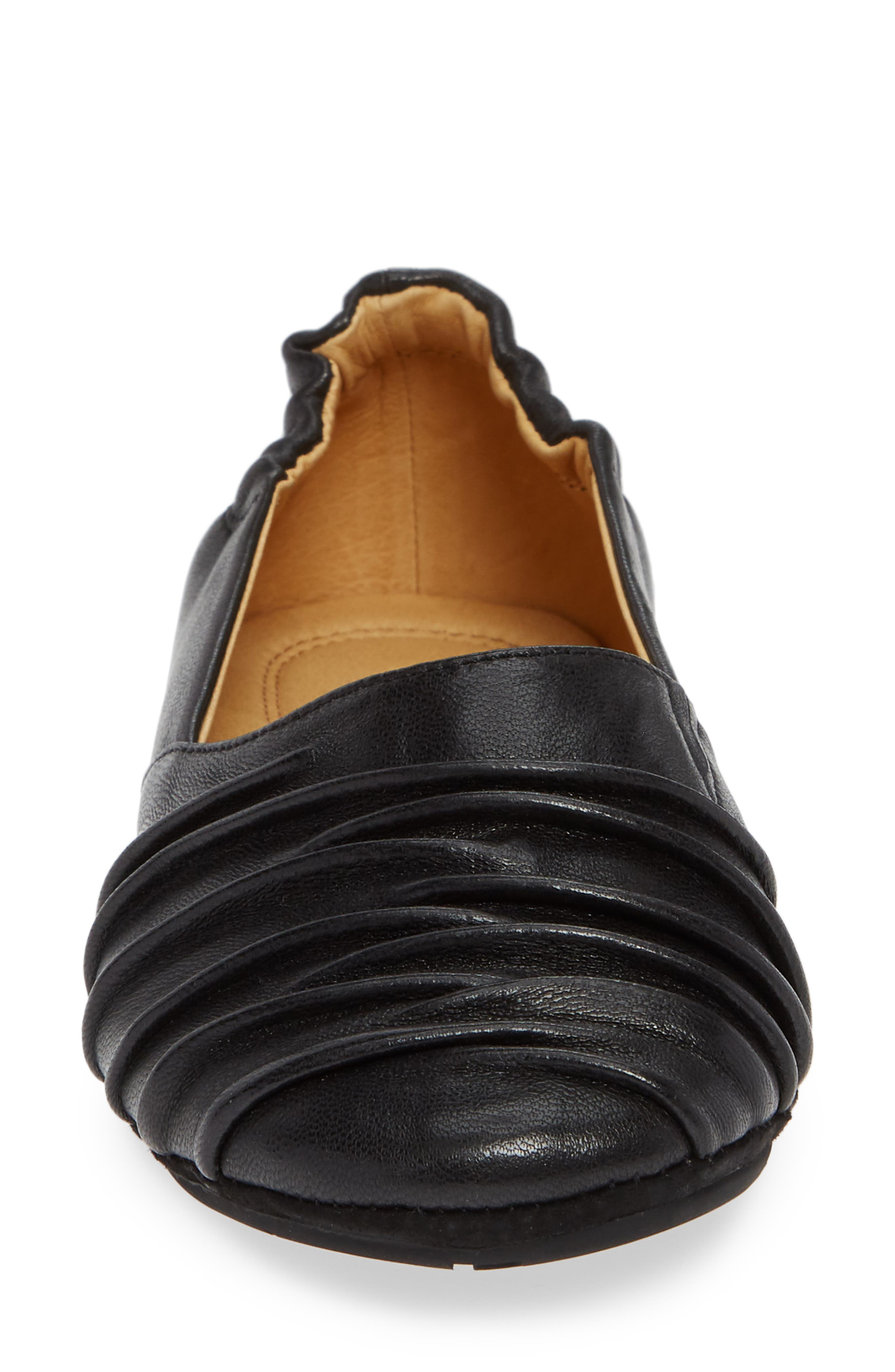 Caro Pleated Flat, Alternate, color, BLACK LEATHER