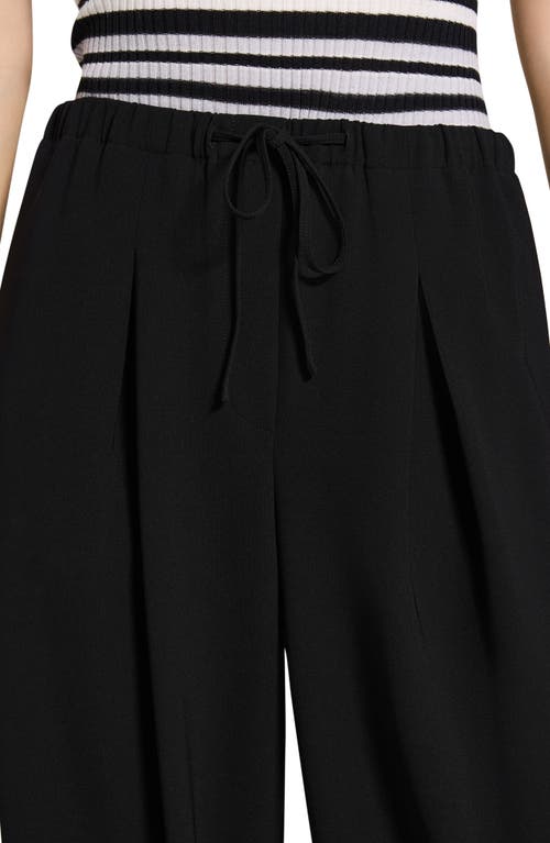 Theory Pocketed Elastic Waistband Trousers In Black