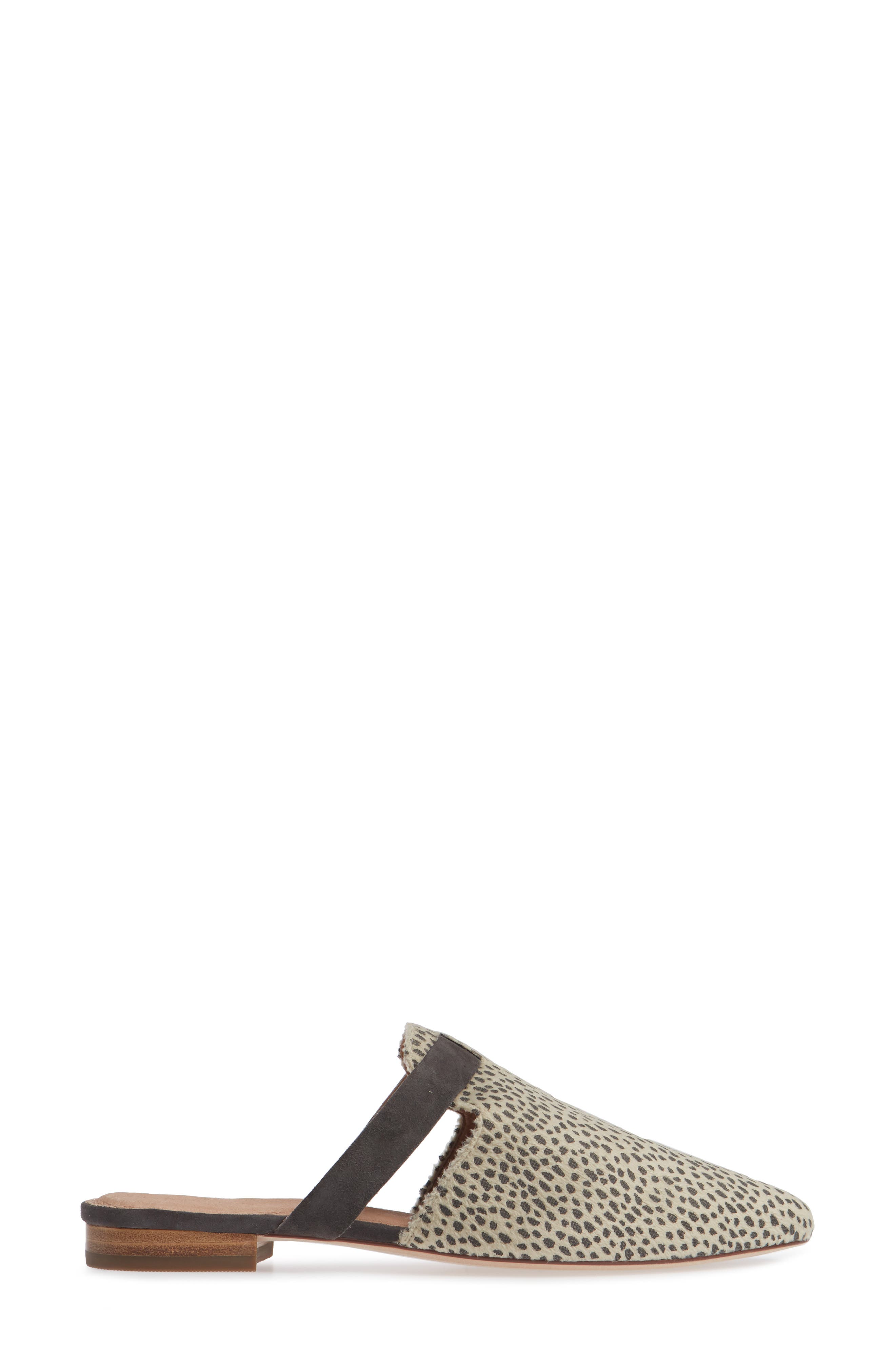 Caslon<sup>®</sup> James Mule, Alternate, color, 