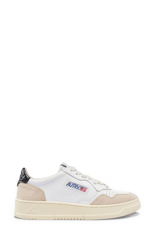 Autry Medalist Low Sneakers In Neutral