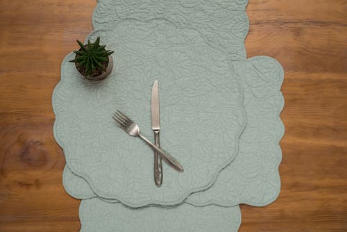 C & F Home C&f Home Christiana Breeze Reversible Machine Washable Scallop Quilt Placemats Set Of 6 In Blue