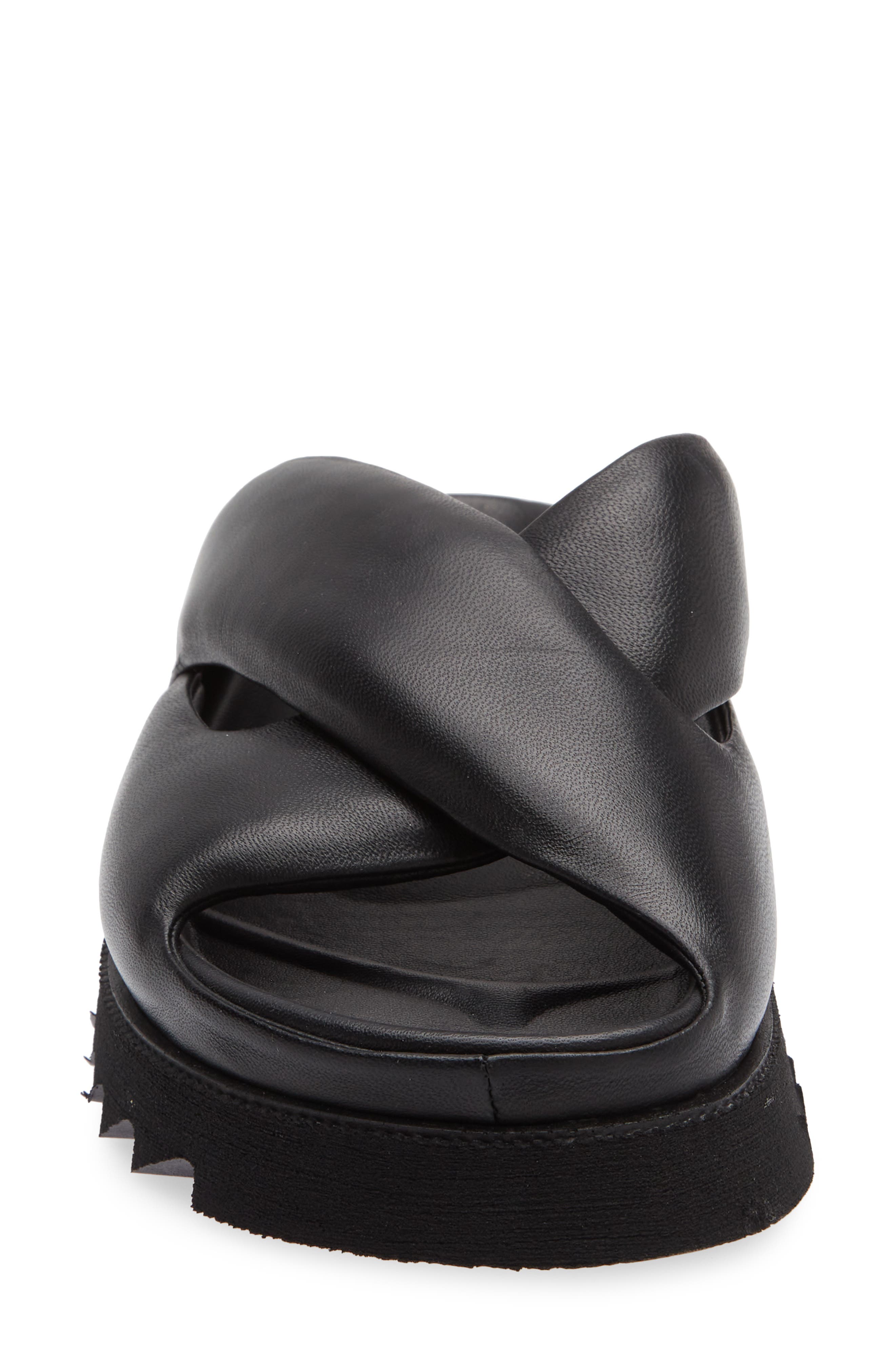 La Canadienne Brittney Slide Sandal, Alternate, color, Black