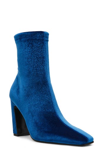 Steve Madden Vinka Bootie In Blue Velvet