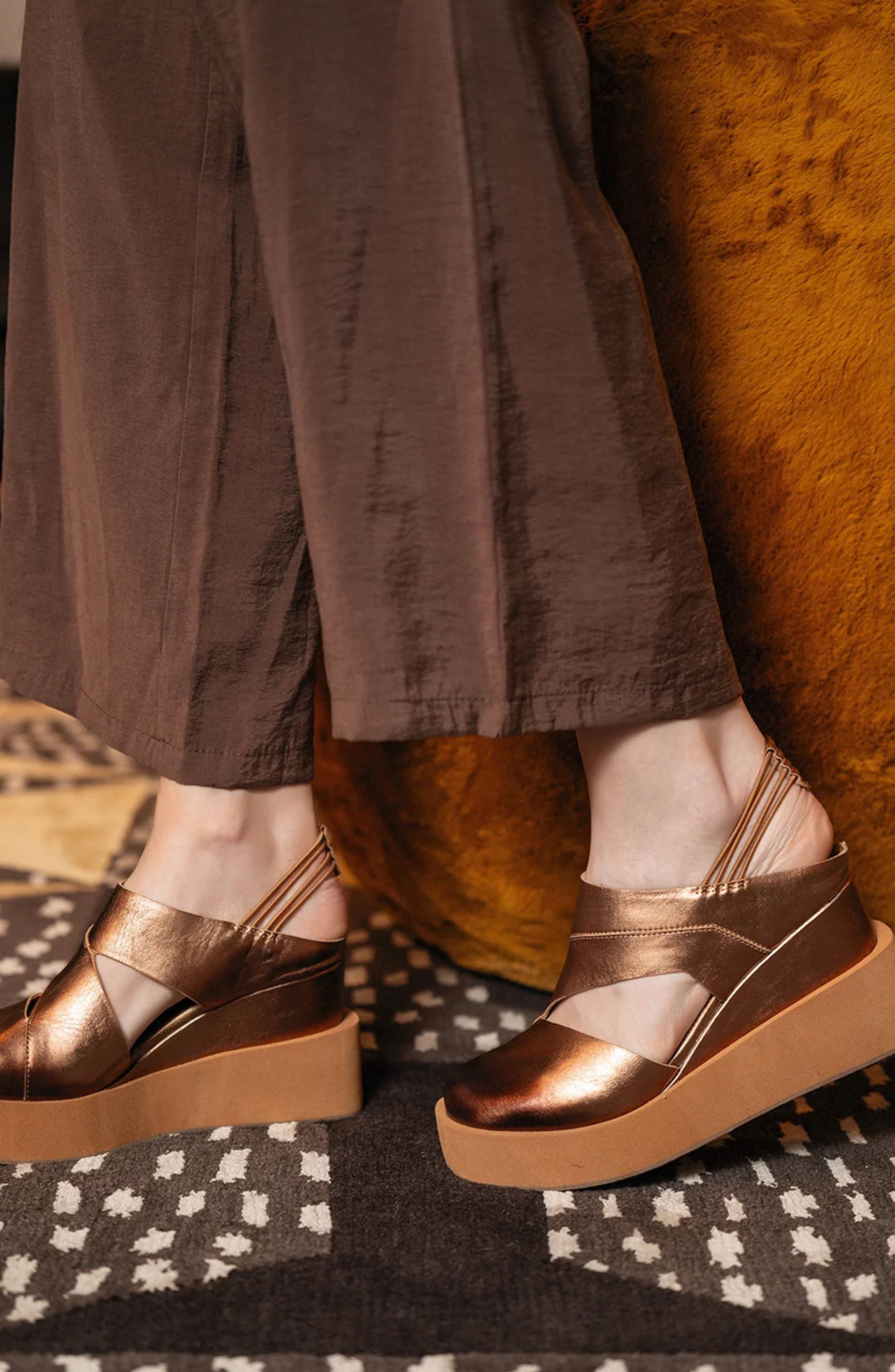 ANTELOPE Uma Wedge Sandal, Alternate, color, Bronze