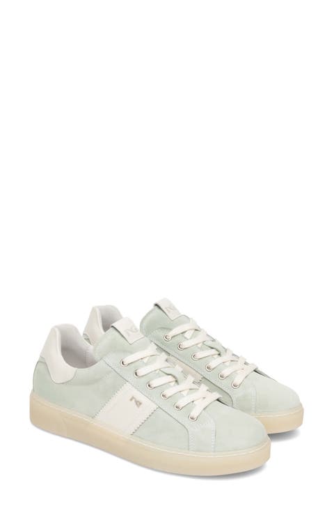 Low Top Sneaker (Women)