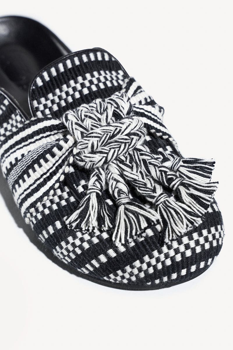 Amambaih Anto Clog, Alternate, color, Ivory-Black