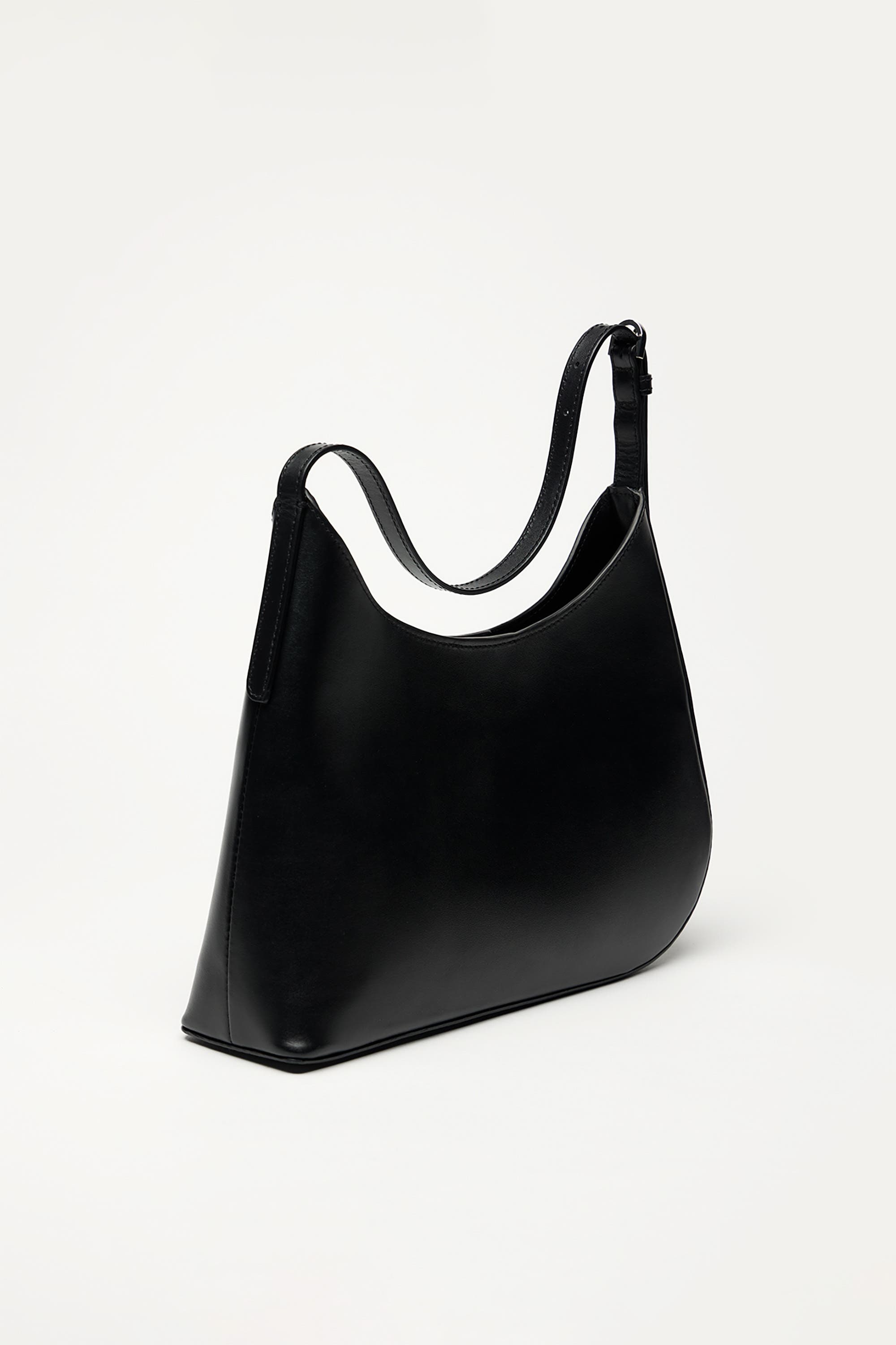 Want Les Essentiels Arch Smooth Leather Shoulder Bag, Alternate, color, Black