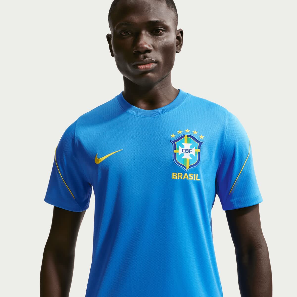 新品タグ付き　Nikeブラジル代表 CBF DRI-FIT L( USサイズ) Men's Nike Blue Brazil National Team 2026 Strike Dri-FIT Top (Men