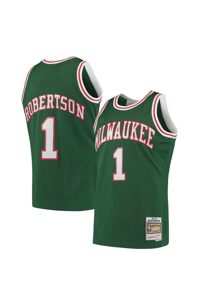 Mitchell & Ness Men's Mitchell & Ness Oscar Robertson Green Milwaukee Bucks 1971/72 Hardwood Classics Swingman Jersey, Main, color, Green