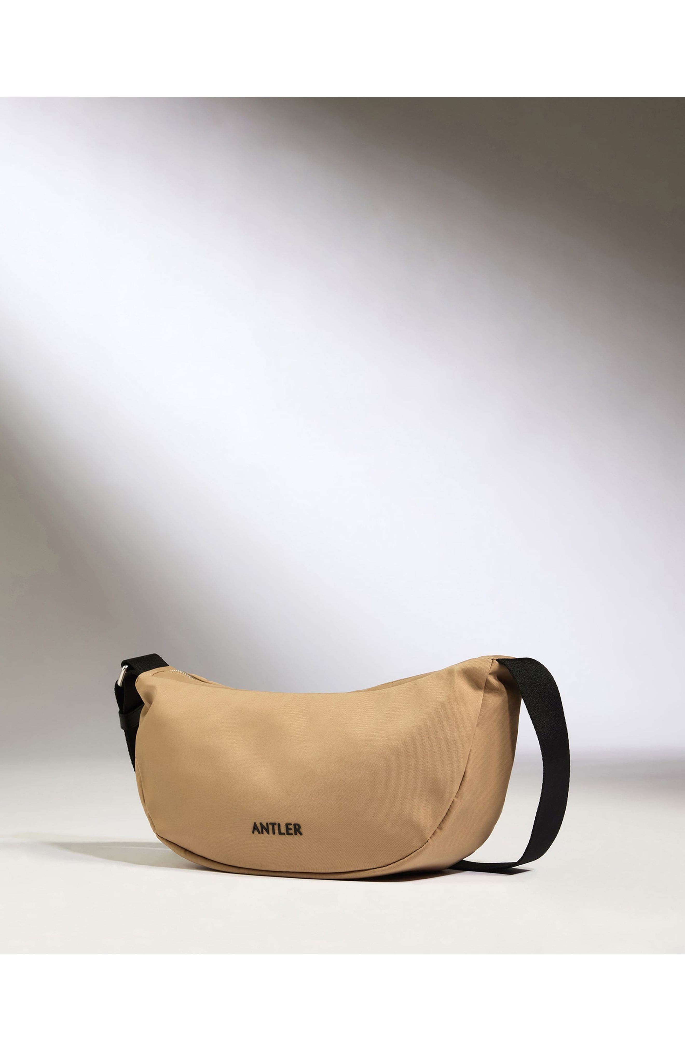 ANTLER Icon Slingbag in Sand 