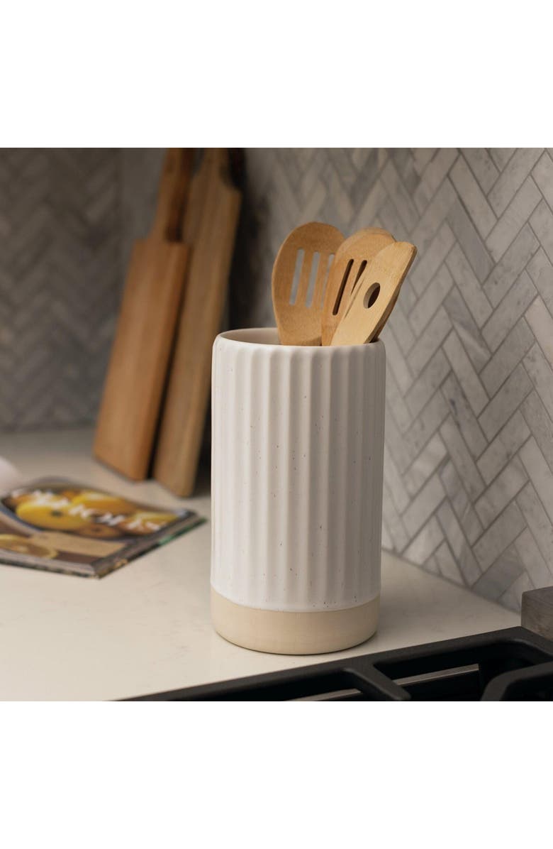 Fable The Large Vase, Alternate, color, Speckled White