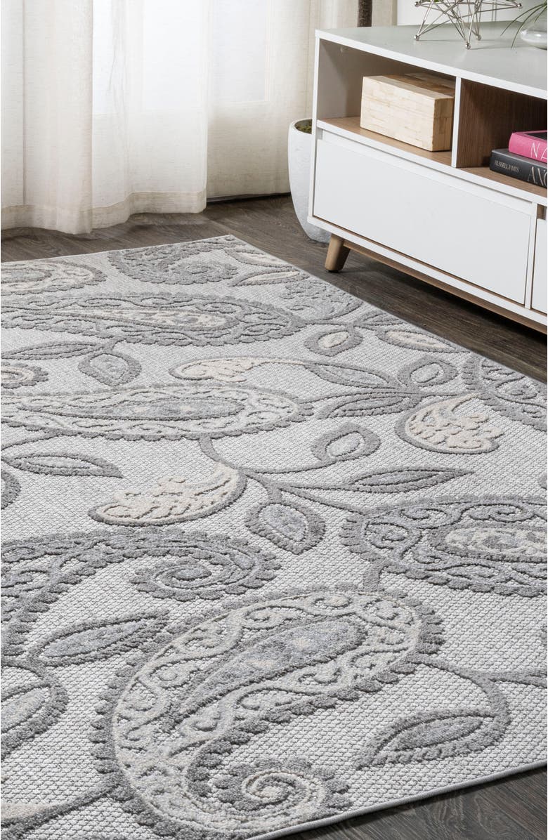 JONATHAN Y Julien Paisley High-Low Light Indoor/Outdoor Area Rug, Alternate, color, Light Gray/Ivory