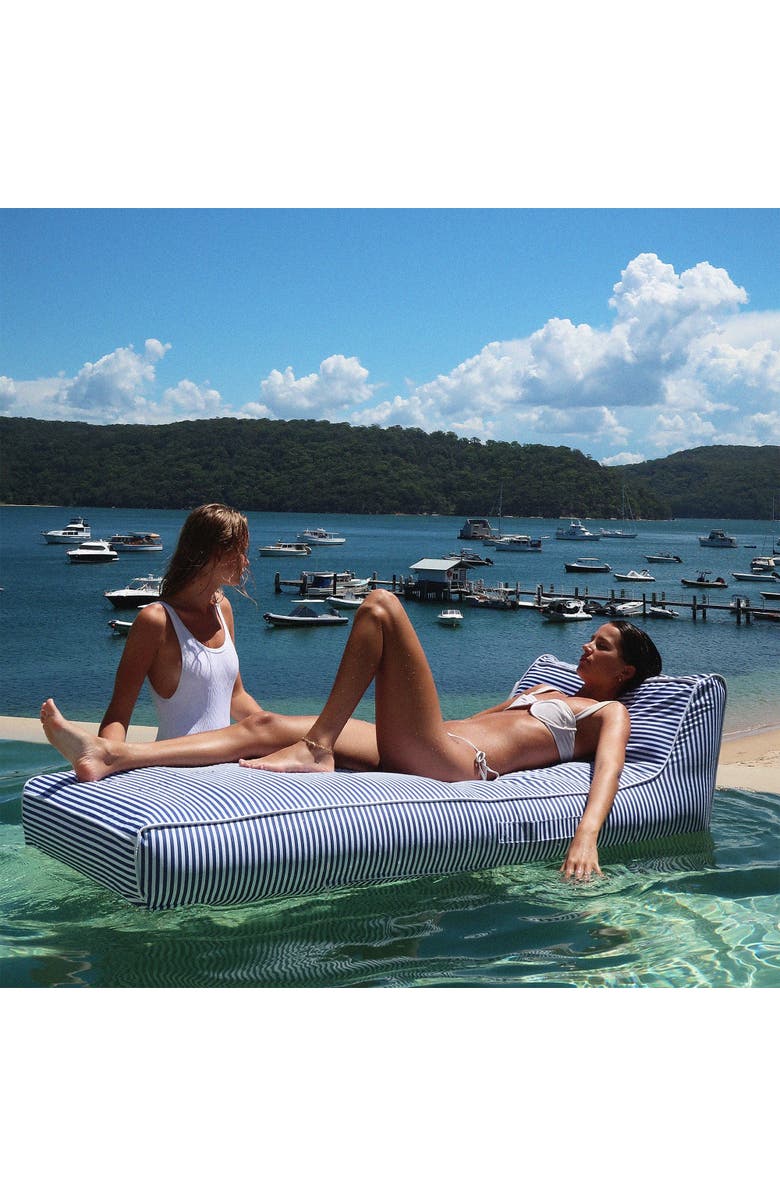 Sunnylife Luxe Lieon Lounger Le Weekend Navy Inflatable Pool Float, Alternate, color, 