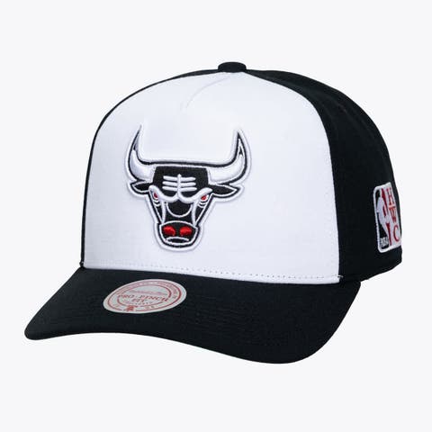 Men's Mitchell & Ness  White Chicago Bulls Hardwood Classics Legendary Away Pro-Pinch Adjustable Hat