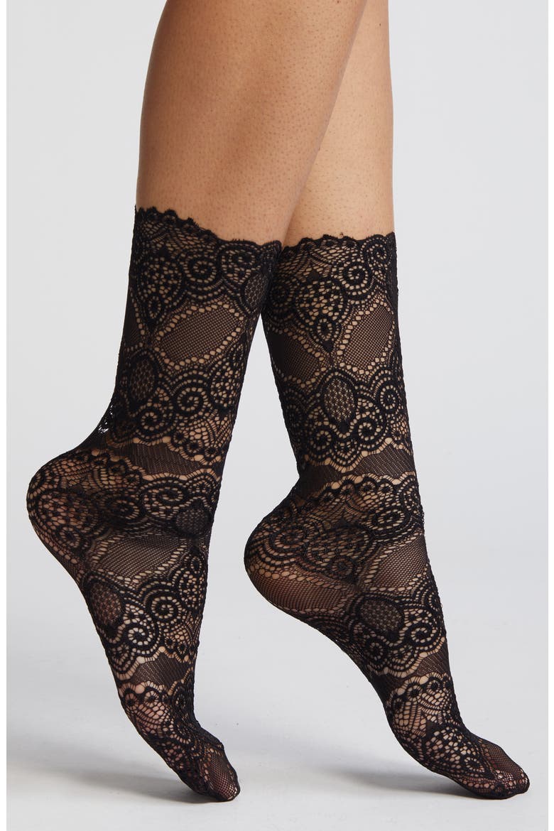 Scalloped Lace Crew Socks, Main, color, BLACK