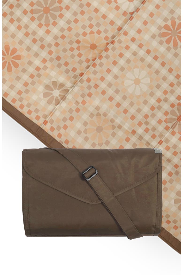'5 x 5 On-the-Go' Foldable Outdoor Blanket, Main, color, MOD DAISY