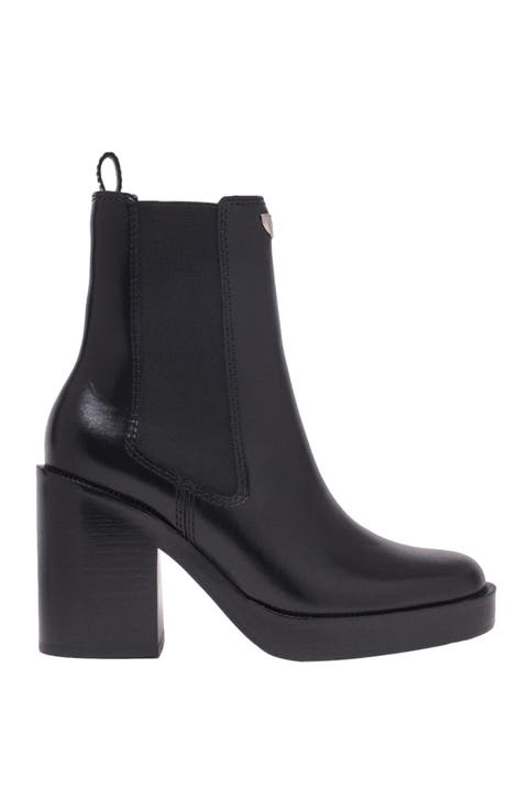 Heeled leather Chelsea boots