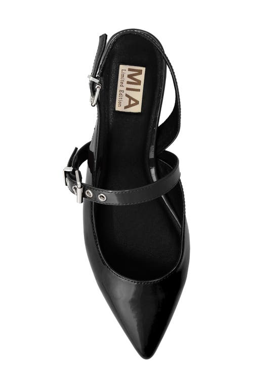 Mia Aree Pointed Toe Flat In Black