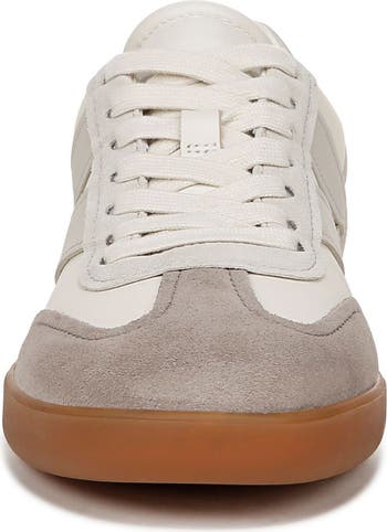 Oasis Sneaker