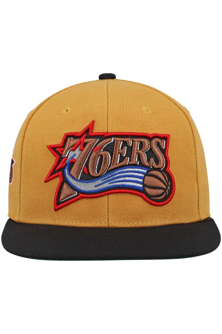 Men's Mitchell & Ness Gold/Black Philadelphia 76ers Hardwood Classics Snapback Hat, Alternate, color, Gold