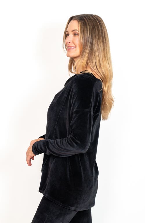 Jjwinks Sweater Weather Built-in Shelf Off-the-shoulder Velour Long Sleeve Holiday Top In Black
