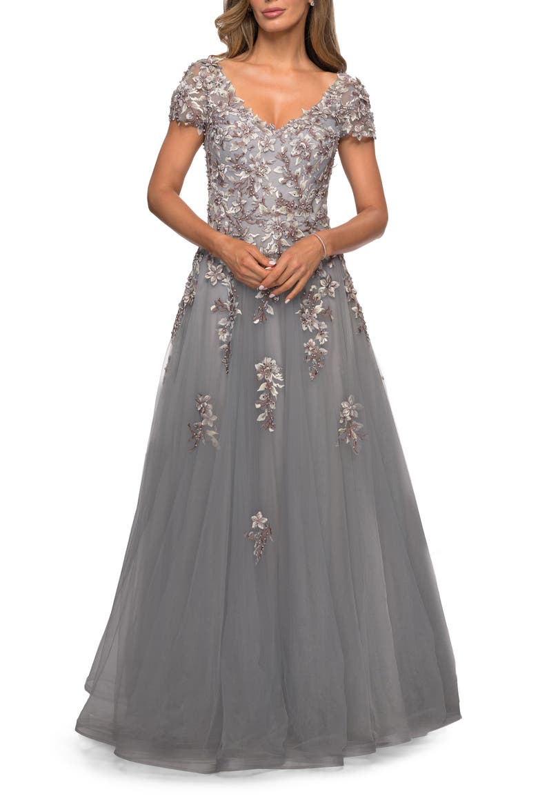 Short Sleeve A-line Gown with Beaded Lace Appliques, Main, color, Gray