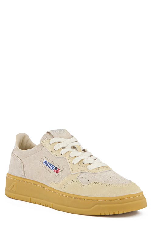 AUTRY Medalist Low Sneaker in Ecru 