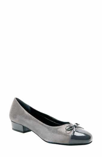 Ros Hommerson Tawnie Bow Cap Toe Pump